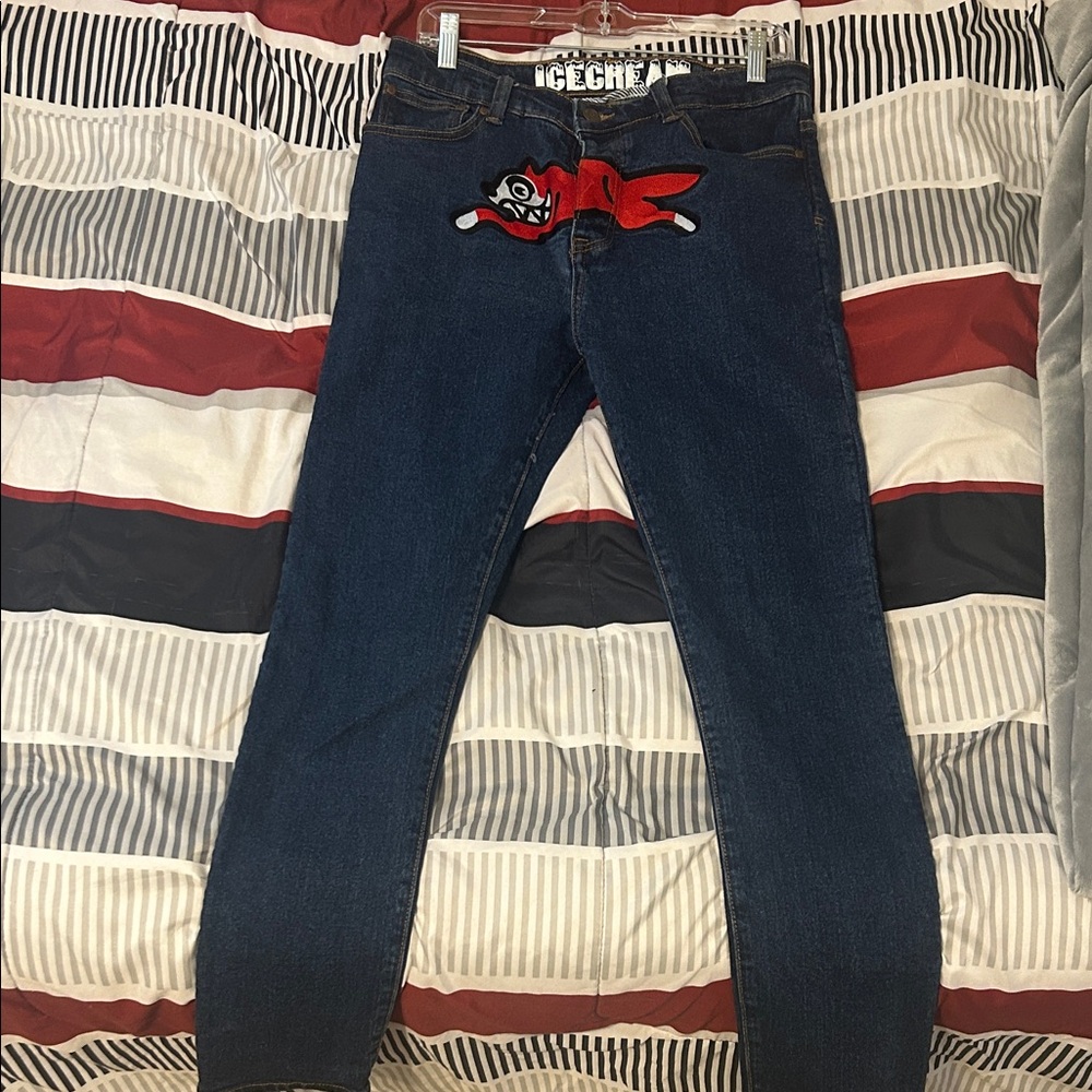 Men's Skinny Jeans with Red Patch